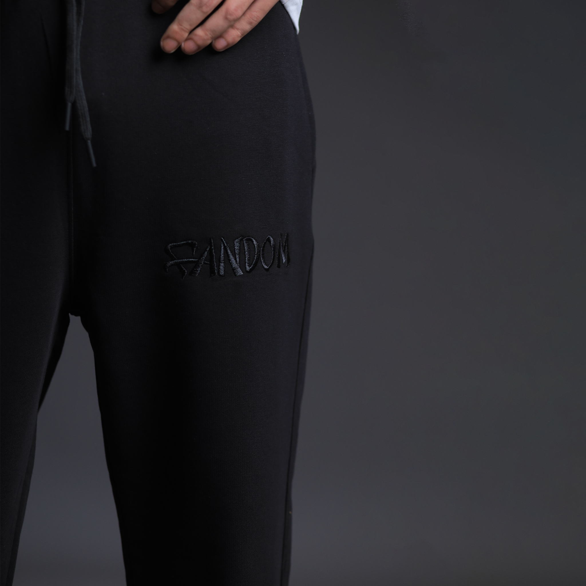 Light Straight Pants - Black