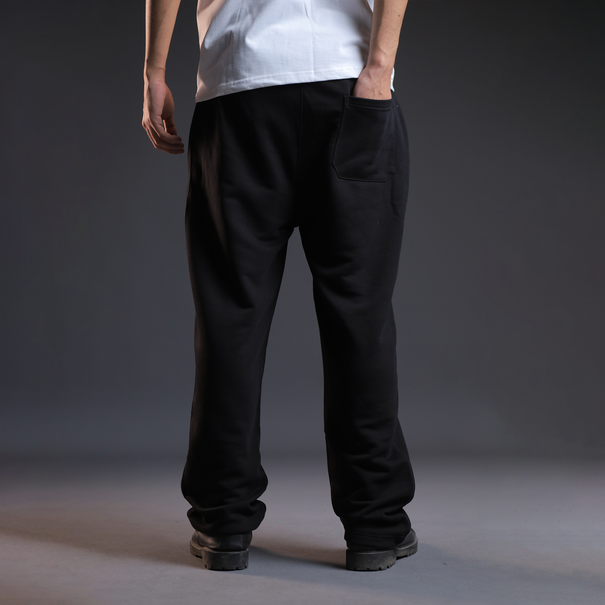 Light Straight Pants - Black
