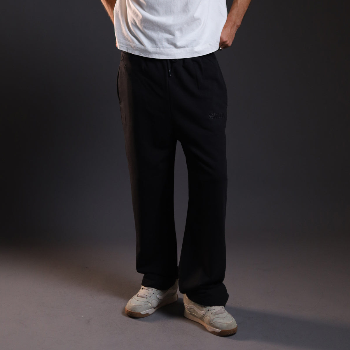 Light Straight Pants - Black