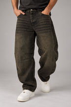 Balloon jeans styled with a black tee — AI-assisted editorial image
